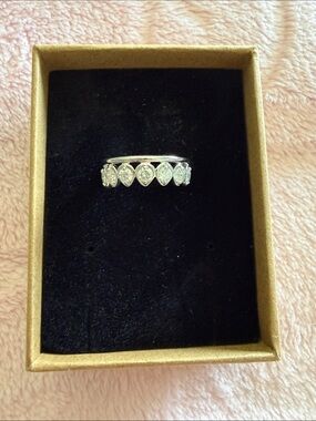 Classic CZ Teardrop Silver Band Ring - Elegant Women Jewelry